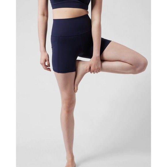 Athleta Pants - Athleta Salutation Stash 5 Short Navy Size Medium